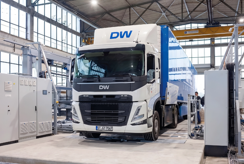 laatste bedrijfsnieuws over CATL's strategie voor het wisselen van batterijen voor zware vrachtwagens versus het Europese megawatt-oplaadnetwerk
