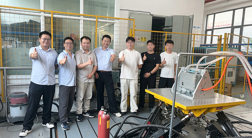 laatste bedrijfsnieuws over EVLINK valideert met succes PTC-koelmiddelverwarmers uit de Q-serie tijdens gezamenlijke tests met de Shanghai University of Engineering Scie